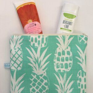 Oneloa (Hawaii brand) Brand new, beach/bikini bag; Mint Pineapple; 9" x 11"